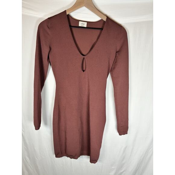 WILFRED Small Stretch Long Sleeve Keyhole Mini Cocktail Dress Going Out Sexy - Picture 2 of 7